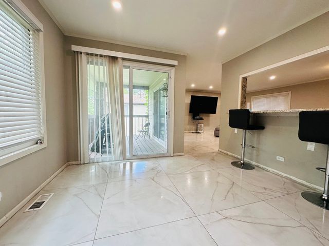 124 Oriole Road, Matteson, IL 60443