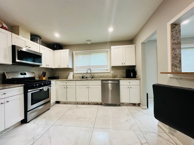 124 Oriole Road, Matteson, IL 60443