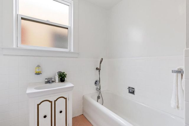 60 Camellia Avenue, San Francisco, CA 94112