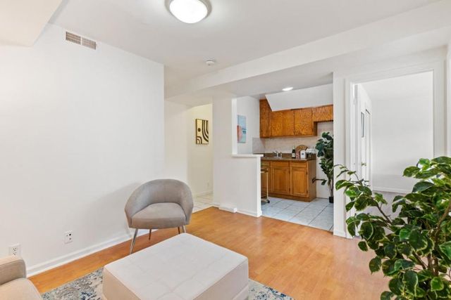 60 Camellia Avenue, San Francisco, CA 94112