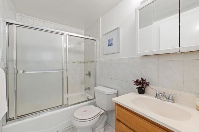 60 Camellia Avenue, San Francisco, CA 94112