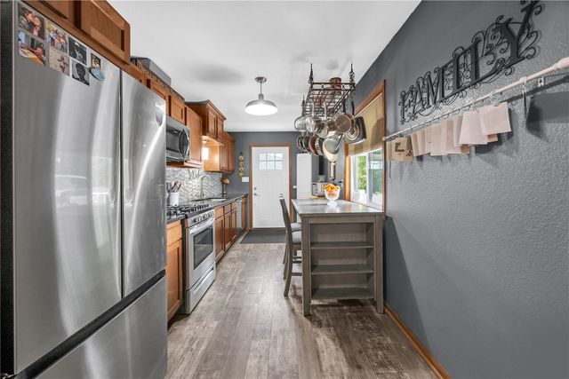 1307 18th SW, Cedar Rapids, IA 52404