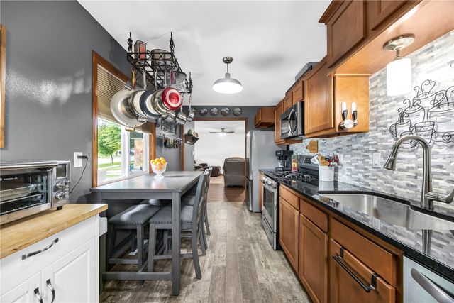 1307 18th SW, Cedar Rapids, IA 52404