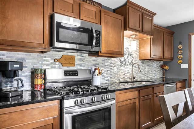 1307 18th SW, Cedar Rapids, IA 52404