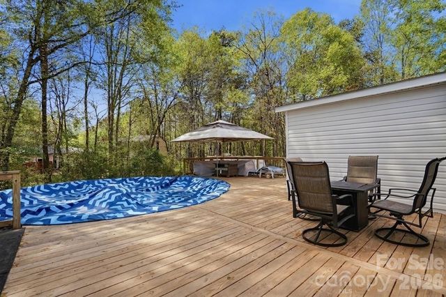 605 Ridgewood Court, Mount Holly, NC 28120