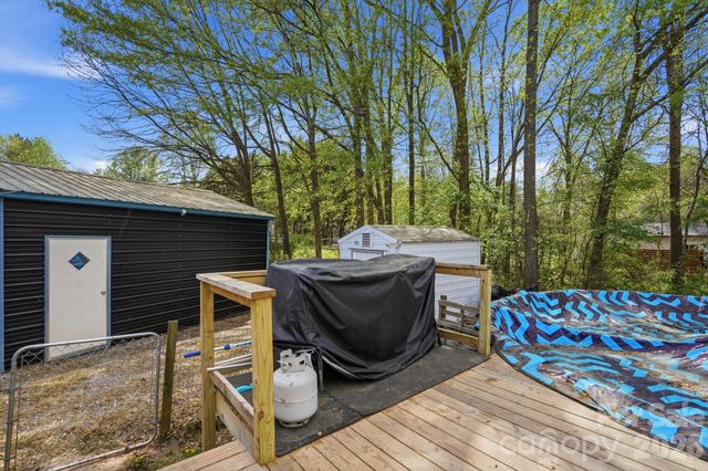 605 Ridgewood Court, Mount Holly, NC 28120