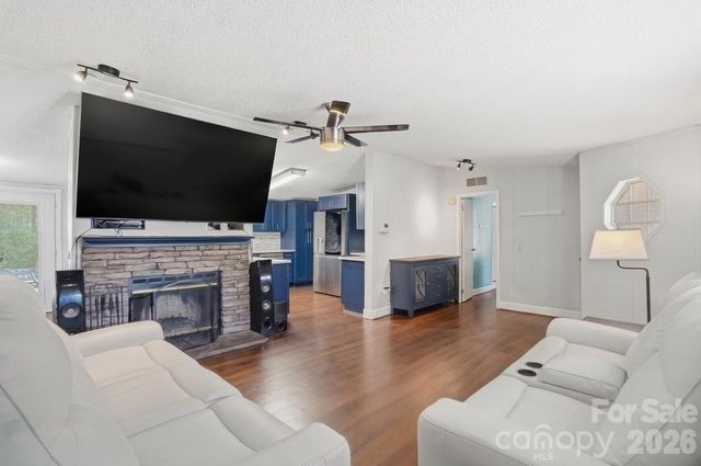 605 Ridgewood Court, Mount Holly, NC 28120