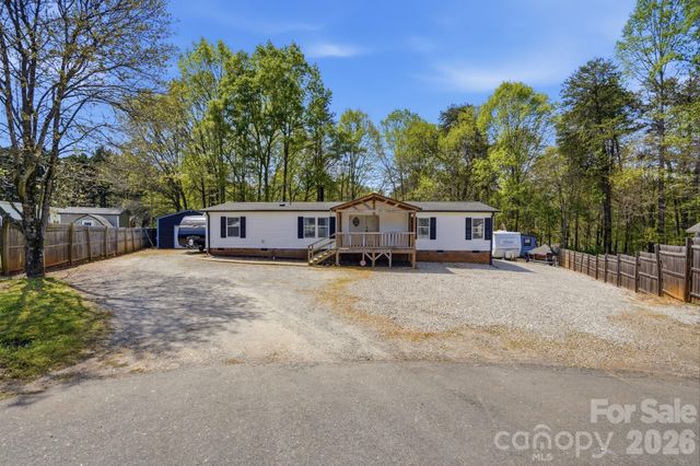 605 Ridgewood Court, Mount Holly, NC 28120