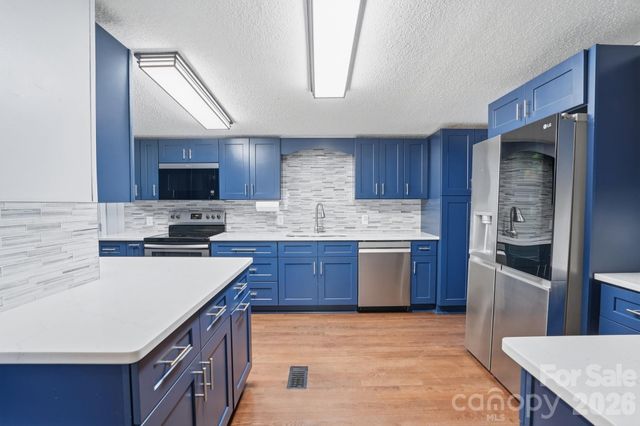 605 Ridgewood Court, Mount Holly, NC 28120