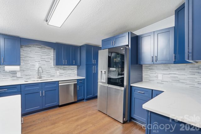 605 Ridgewood Court, Mount Holly, NC 28120