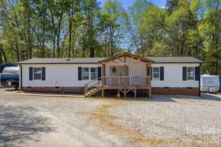 605 Ridgewood Court, Mount Holly, NC 28120