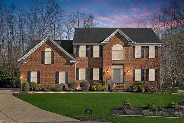 305 Coinjock RN, Yorktown, VA 23693