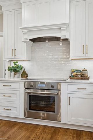 305 Coinjock RN, Yorktown, VA 23693