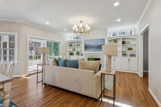 305 Coinjock RN, Yorktown, VA 23693