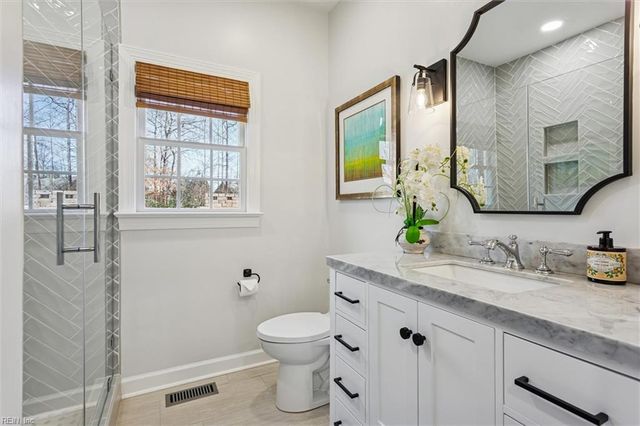 305 Coinjock RN, Yorktown, VA 23693