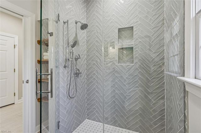 305 Coinjock RN, Yorktown, VA 23693