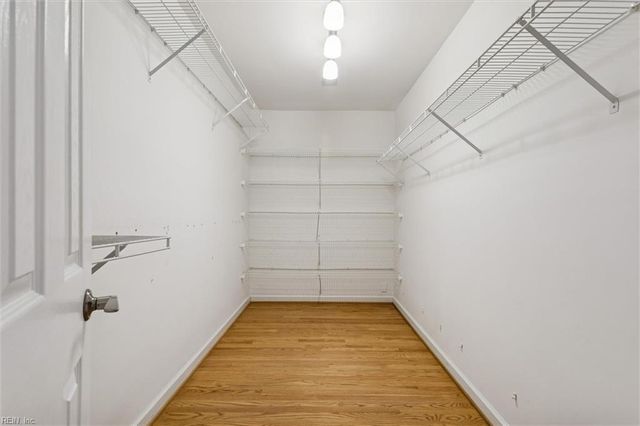 305 Coinjock RN, Yorktown, VA 23693