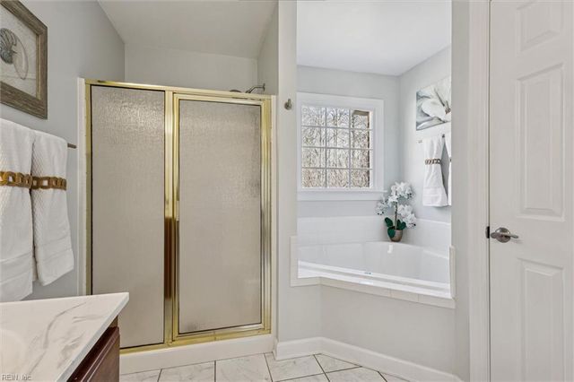 305 Coinjock RN, Yorktown, VA 23693