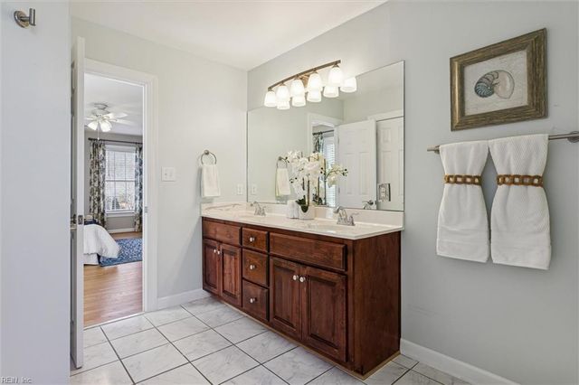 305 Coinjock RN, Yorktown, VA 23693