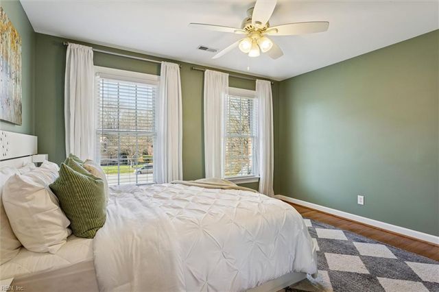 305 Coinjock RN, Yorktown, VA 23693