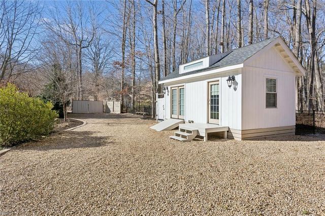 305 Coinjock RN, Yorktown, VA 23693