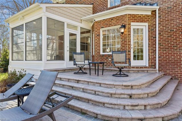 305 Coinjock RN, Yorktown, VA 23693