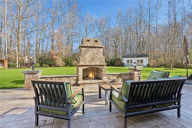 305 Coinjock RN, Yorktown, VA 23693