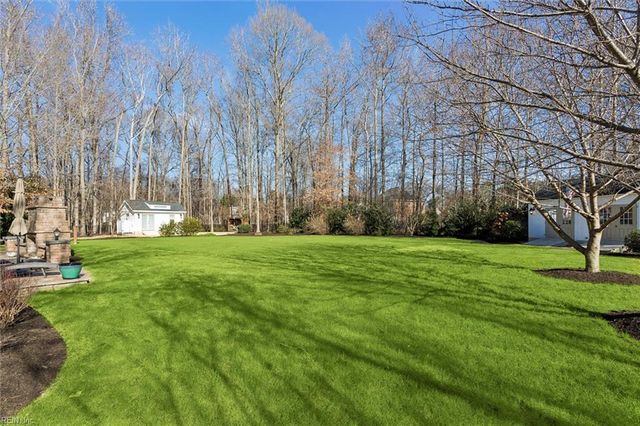 305 Coinjock RN, Yorktown, VA 23693