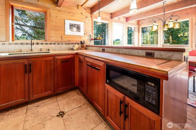 450 Burton Lane, Friday Harbor, WA 98250