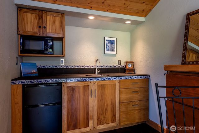 450 Burton Lane, Friday Harbor, WA 98250