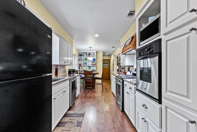 2712 Rix Street, Commerce, TX 75428