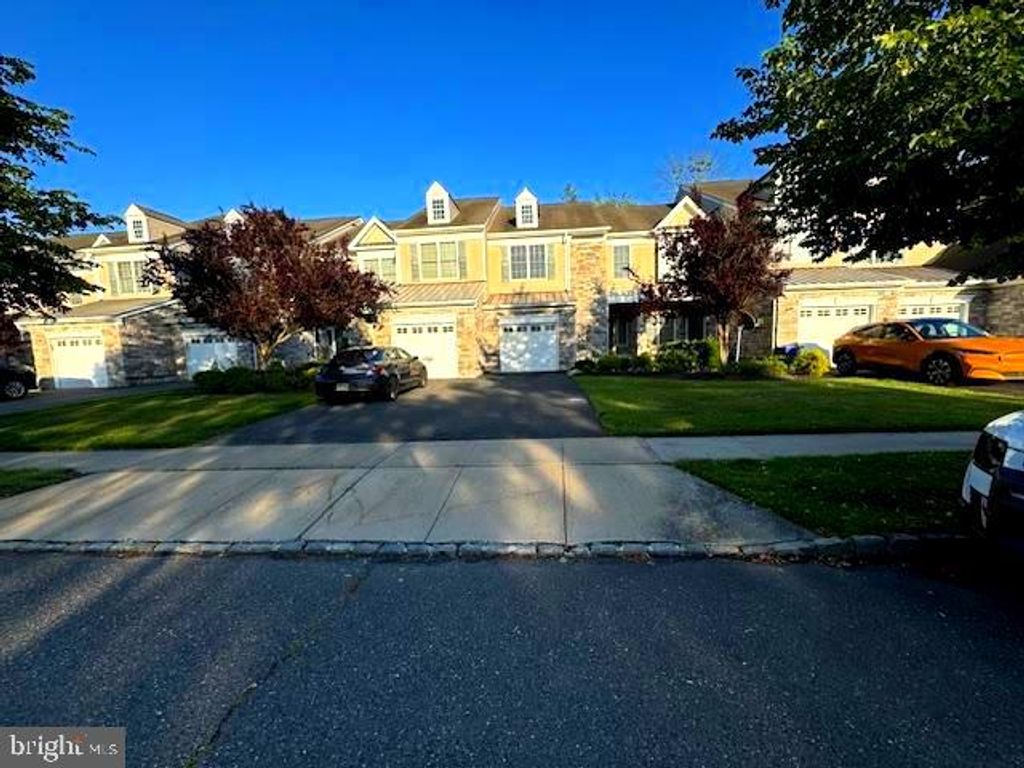 11 TREE SWALLOW DR, Princeton, NJ 08540