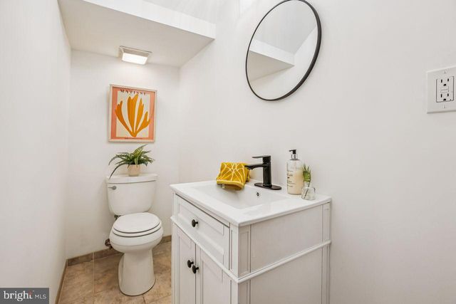 1124 G ST NE, Washington, DC 20002