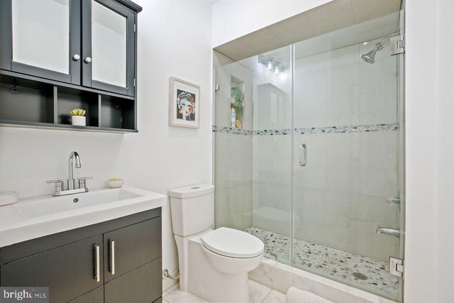 1124 G ST NE, Washington, DC 20002