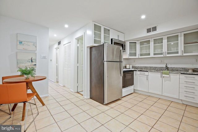 1124 G ST NE, Washington, DC 20002