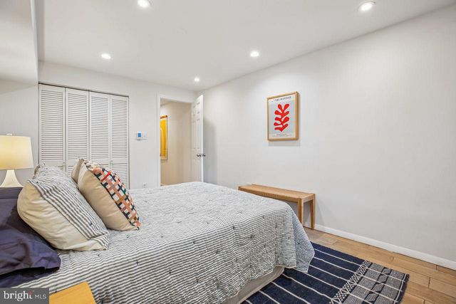 1124 G ST NE, Washington, DC 20002