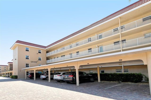 1300 N PORTOFINO DRIVE 305, Sarasota, FL 34242