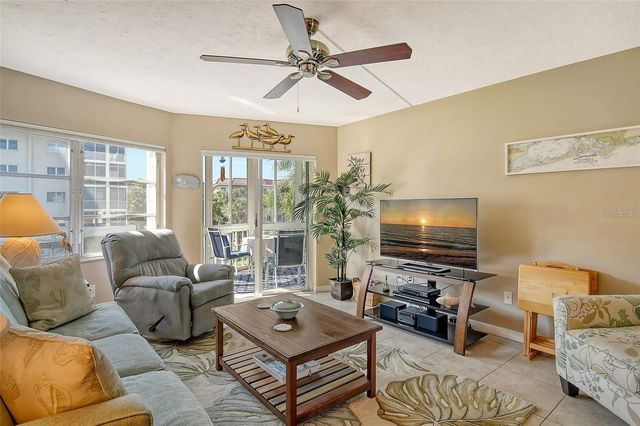 1300 N PORTOFINO DRIVE 305, Sarasota, FL 34242