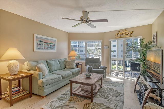 1300 N PORTOFINO DRIVE 305, Sarasota, FL 34242