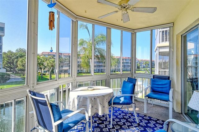 1300 N PORTOFINO DRIVE 305, Sarasota, FL 34242