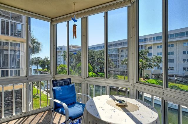 1300 N PORTOFINO DRIVE 305, Sarasota, FL 34242
