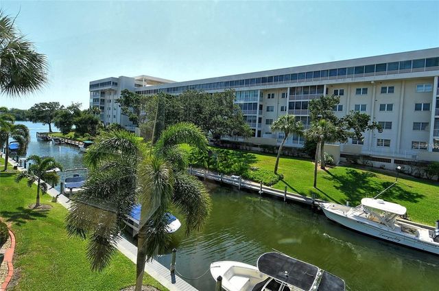 1300 N PORTOFINO DRIVE 305, Sarasota, FL 34242