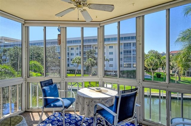 1300 N PORTOFINO DRIVE 305, Sarasota, FL 34242