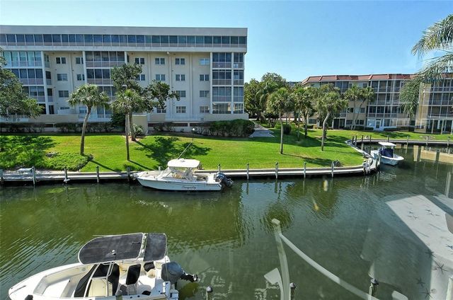 1300 N PORTOFINO DRIVE 305, Sarasota, FL 34242