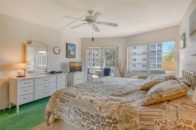 1300 N PORTOFINO DRIVE 305, Sarasota, FL 34242