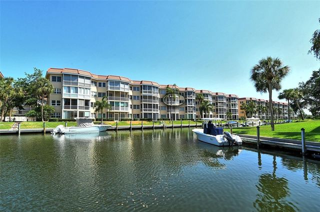 1300 N PORTOFINO DRIVE 305, Sarasota, FL 34242
