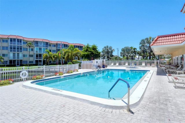 1300 N PORTOFINO DRIVE 305, Sarasota, FL 34242