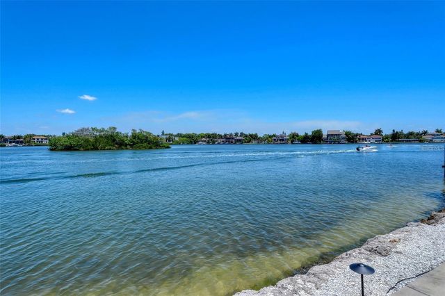 1300 N PORTOFINO DRIVE 305, Sarasota, FL 34242