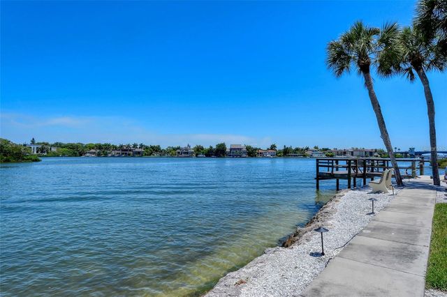 1300 N PORTOFINO DRIVE 305, Sarasota, FL 34242