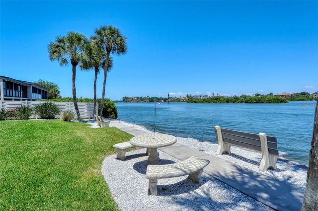 1300 N PORTOFINO DRIVE 305, Sarasota, FL 34242